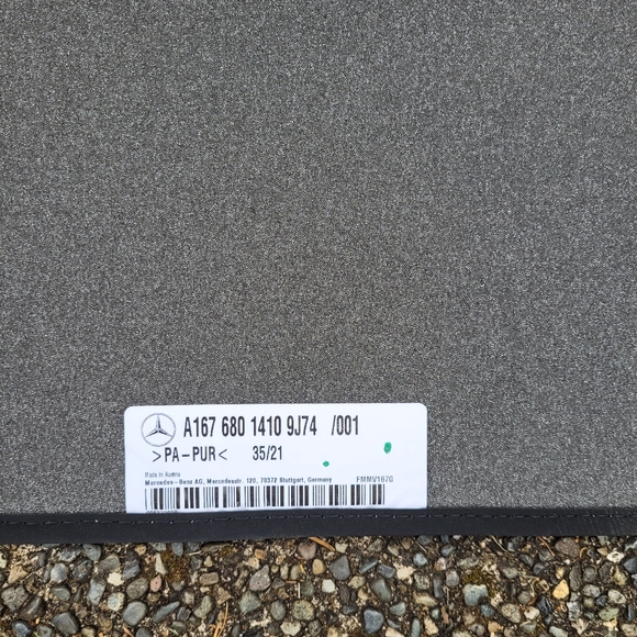 Set of Mercedes car floor mats - Picture 3 of 4